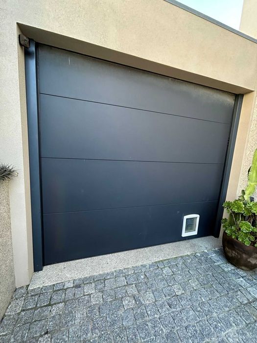 Vendo portão de garagem com motor de abertura