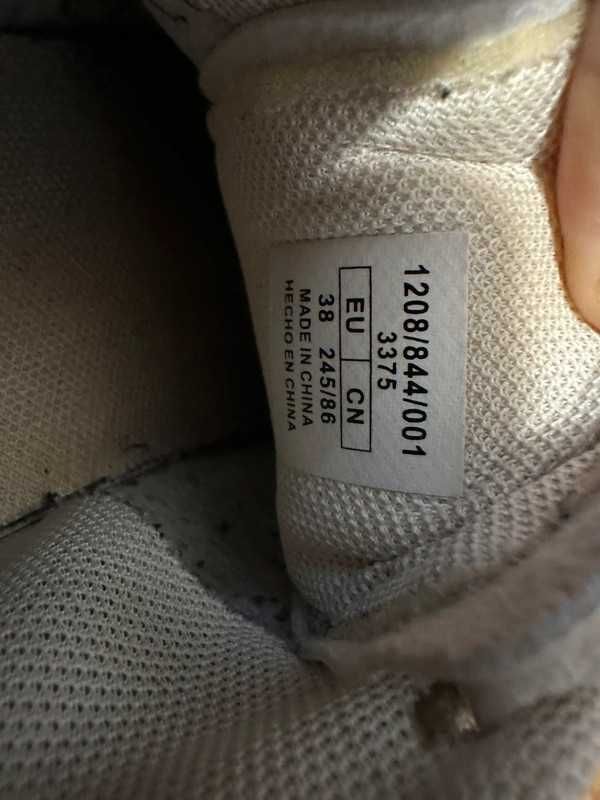 Buty sportowe sneakersy