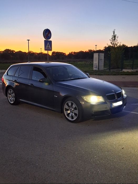 BMW E91 320D Touring Pack M

2.0 177cv Cx.Manual 6v

Ano/mês 2008/02