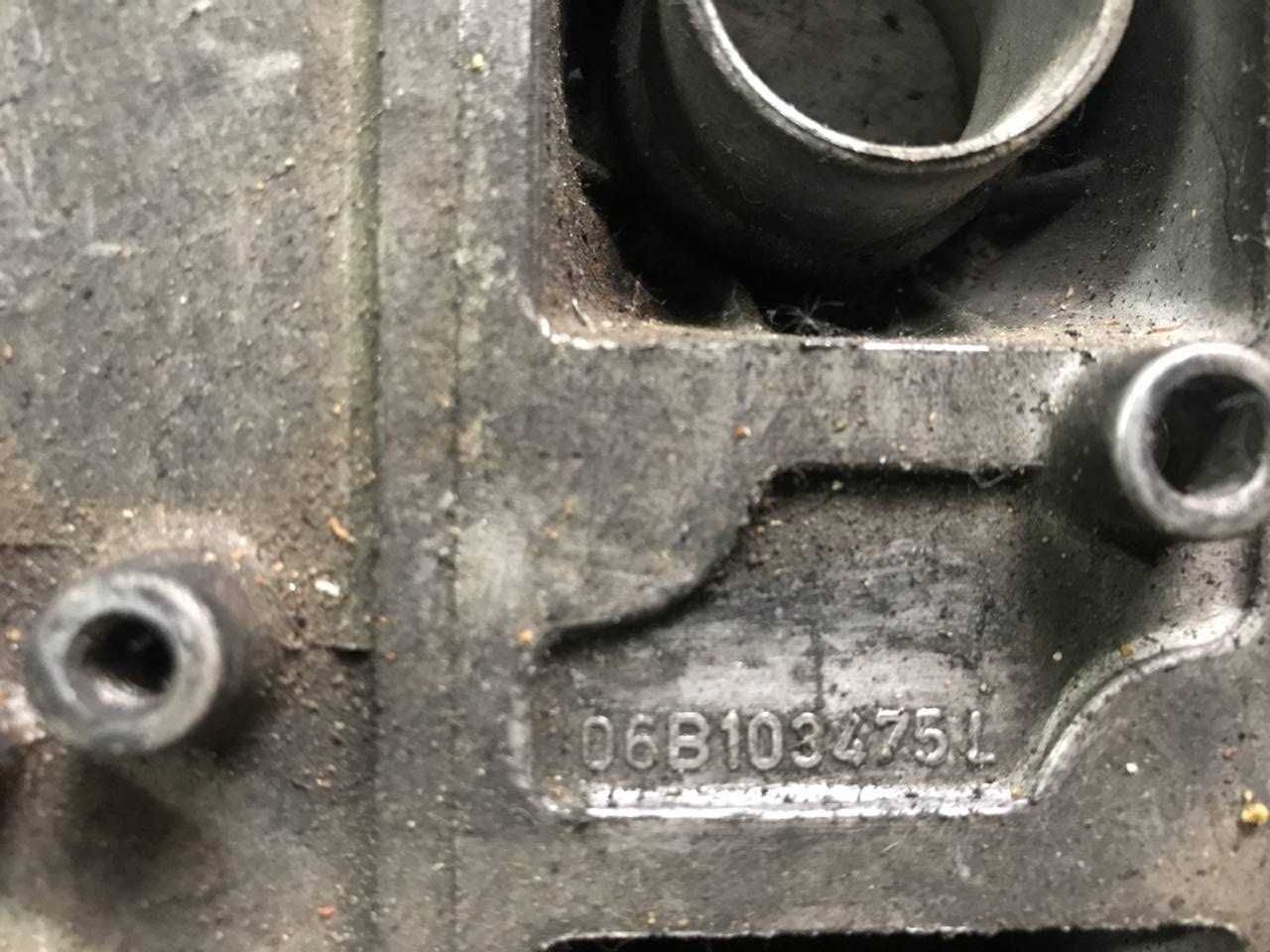 Кришка клапанна ГБЦ Volkswagen Passat B5 1.8i ADR Пассат 06B103475L