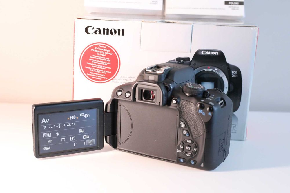 Canon 700D aparat lustrzanka APS-C DSLR EF EF-S FV23% 12.000 zdjęć bdb