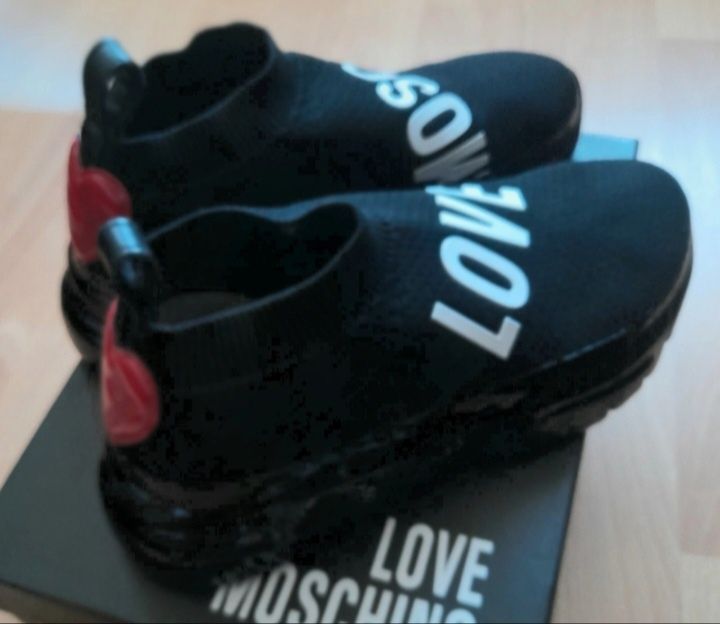 Love Moschino. Sneakersy. 38