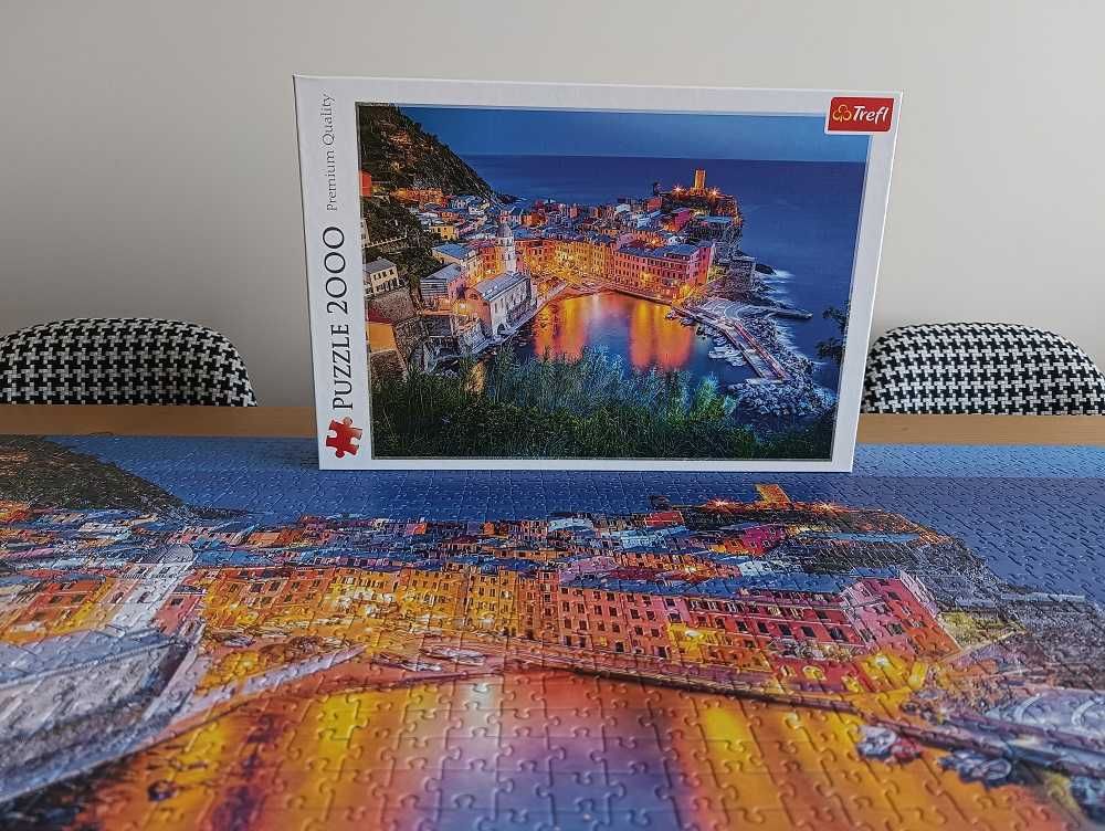 Puzzle Trefl 2000 el. „Vernazza o zmroku"