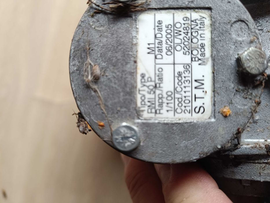 Napęd do bramy przesuwanej centralka czujniki lampa