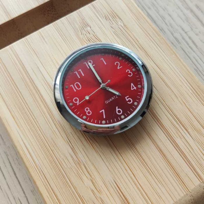 Zegarek Samochodowy Dekoracyjny QUARTZ Analog Czerwony Red PL