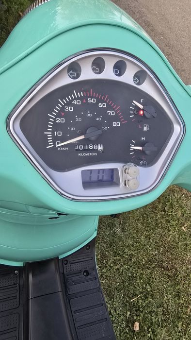 Vespa Luxxon 50 cm  z Niemiec zarejestrowany nowy Transport .