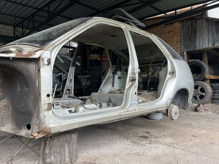 Продам кузов ваз 2112 .