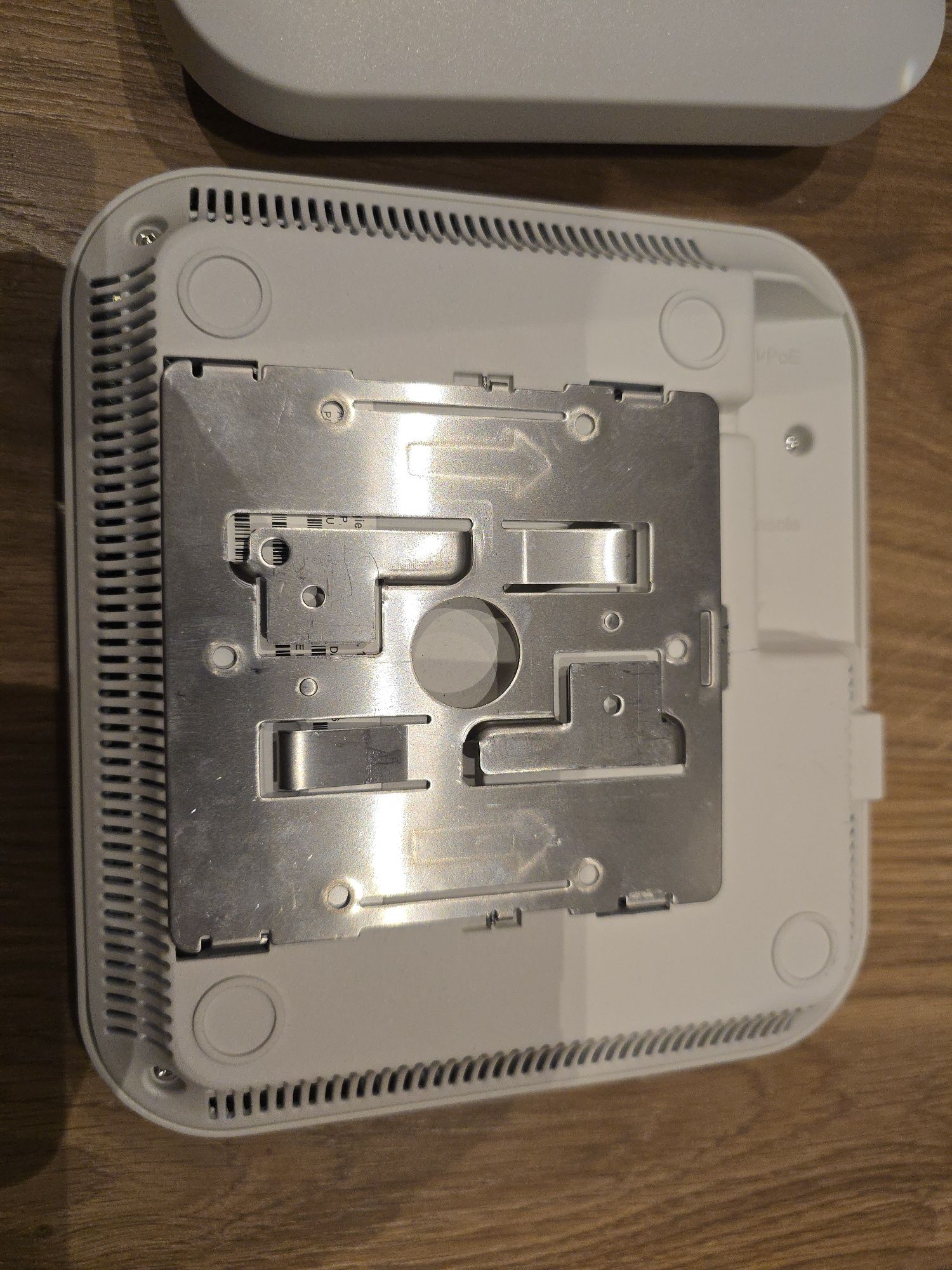 Profesjonalne WiFi AP Access Point Extreme Networks AP-7532 
Sp