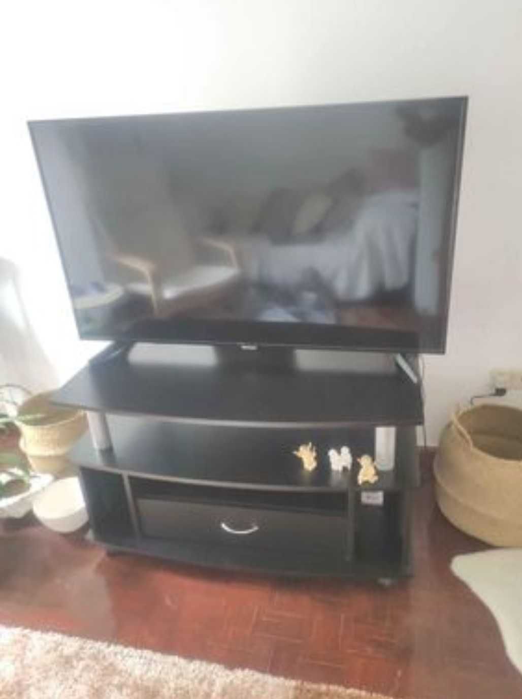 Movél de TV + Mesa de apoio