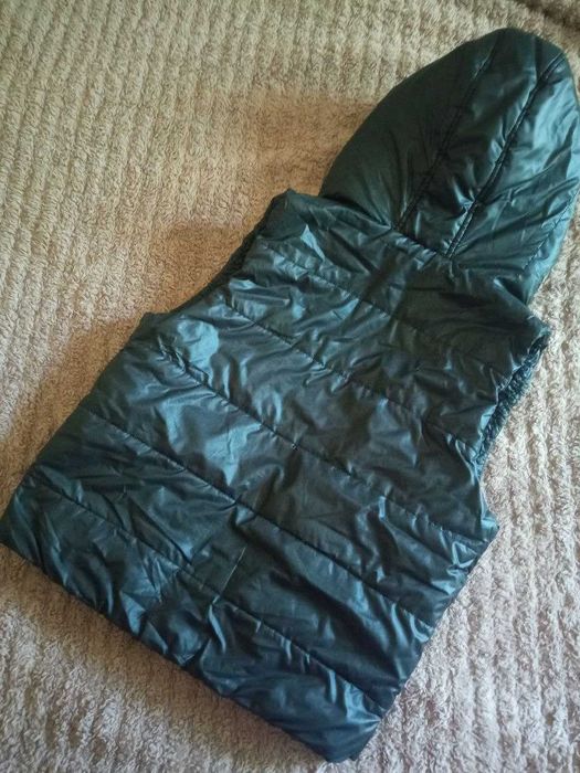 Жилетка Vancl, р-р 146-158 в идеальном состоянии