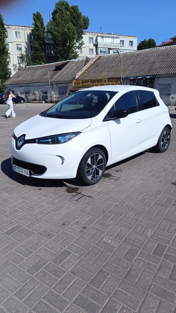 Renault Zoe 2018 intense 41 квт