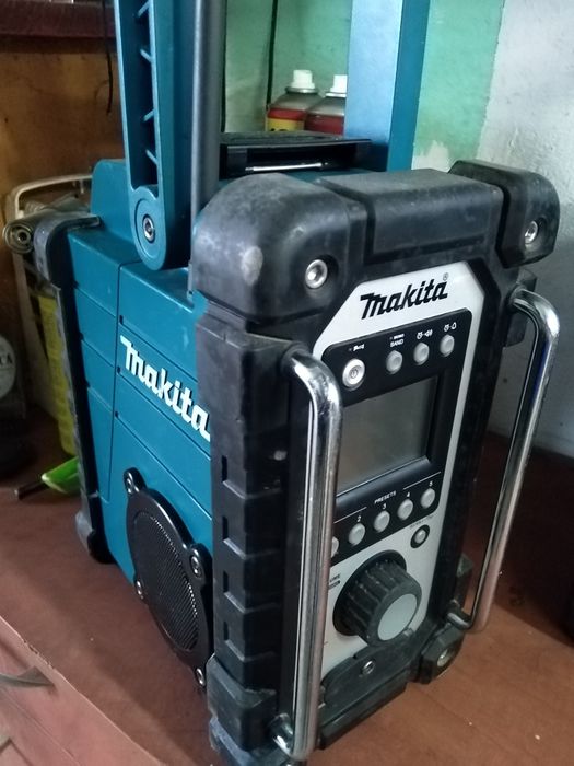 Radio makita budowlane dmr 102///