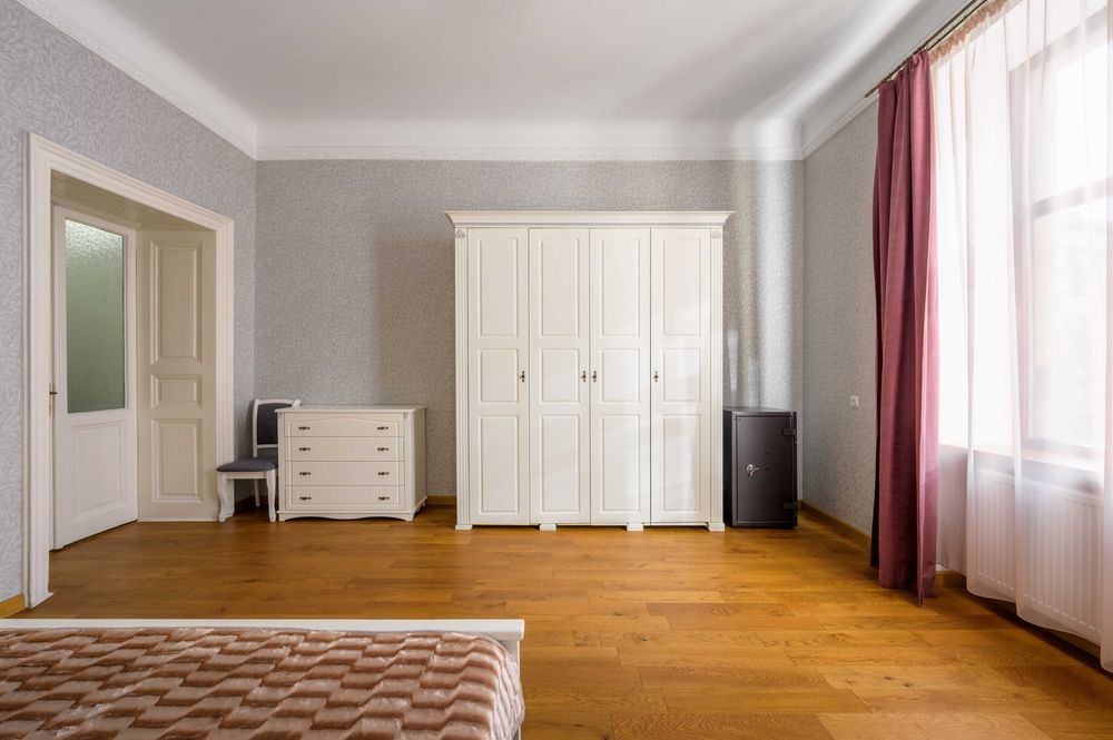 Оренда просторої 2к в історичному центрі.