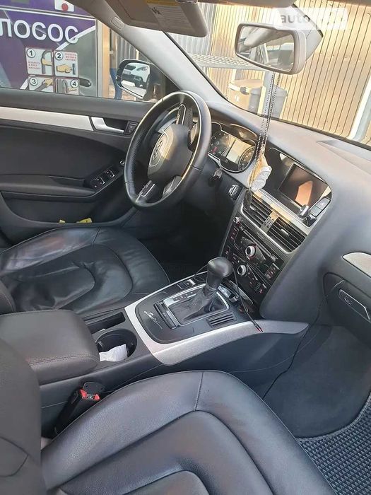 Продам Audi A4 2013