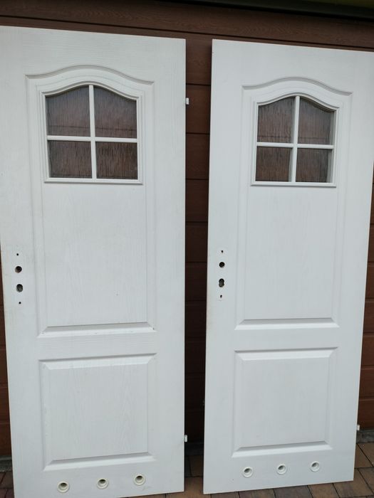 Sprzedam drzwi łazienkowe.