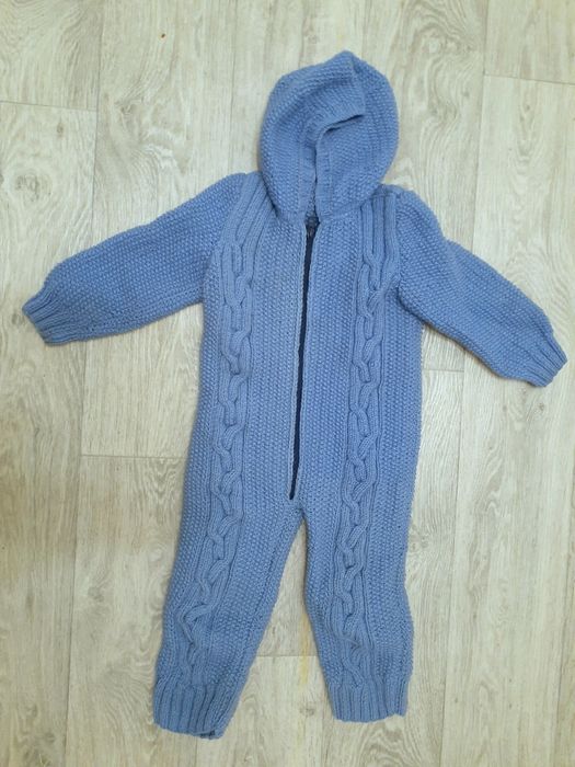 Вязаный комбинезон, человечек