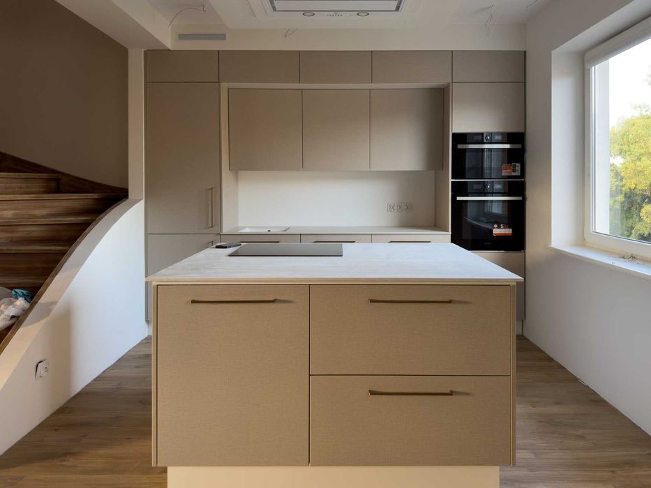 Meble na wymiar – kuchnie, szafy, łazienki