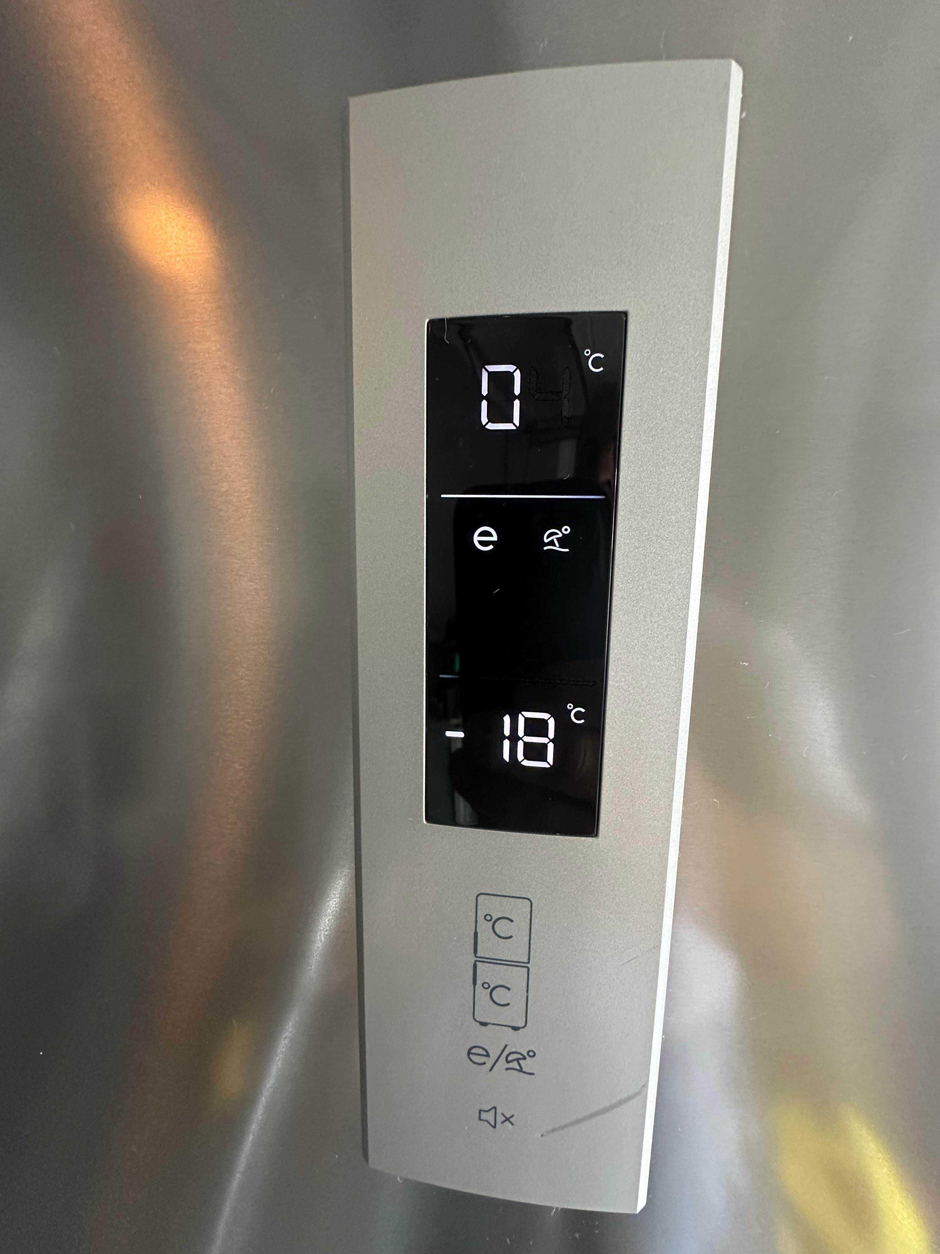 Lodówka SHARP SJ-BA15D No Frost Inox – bardzo dobry stan