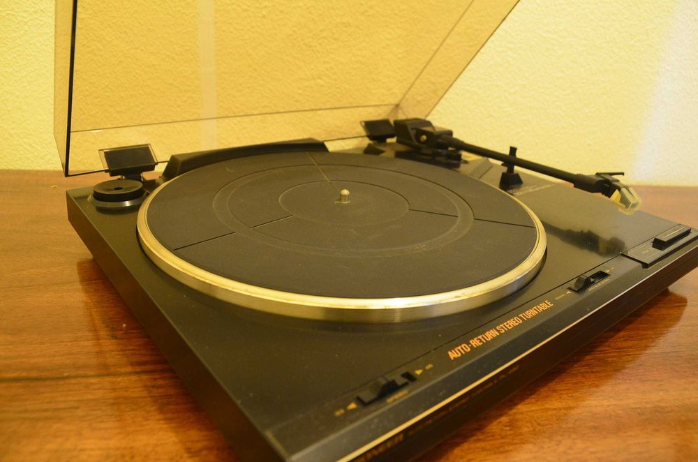 Gira Discos Pioneer PL- 480