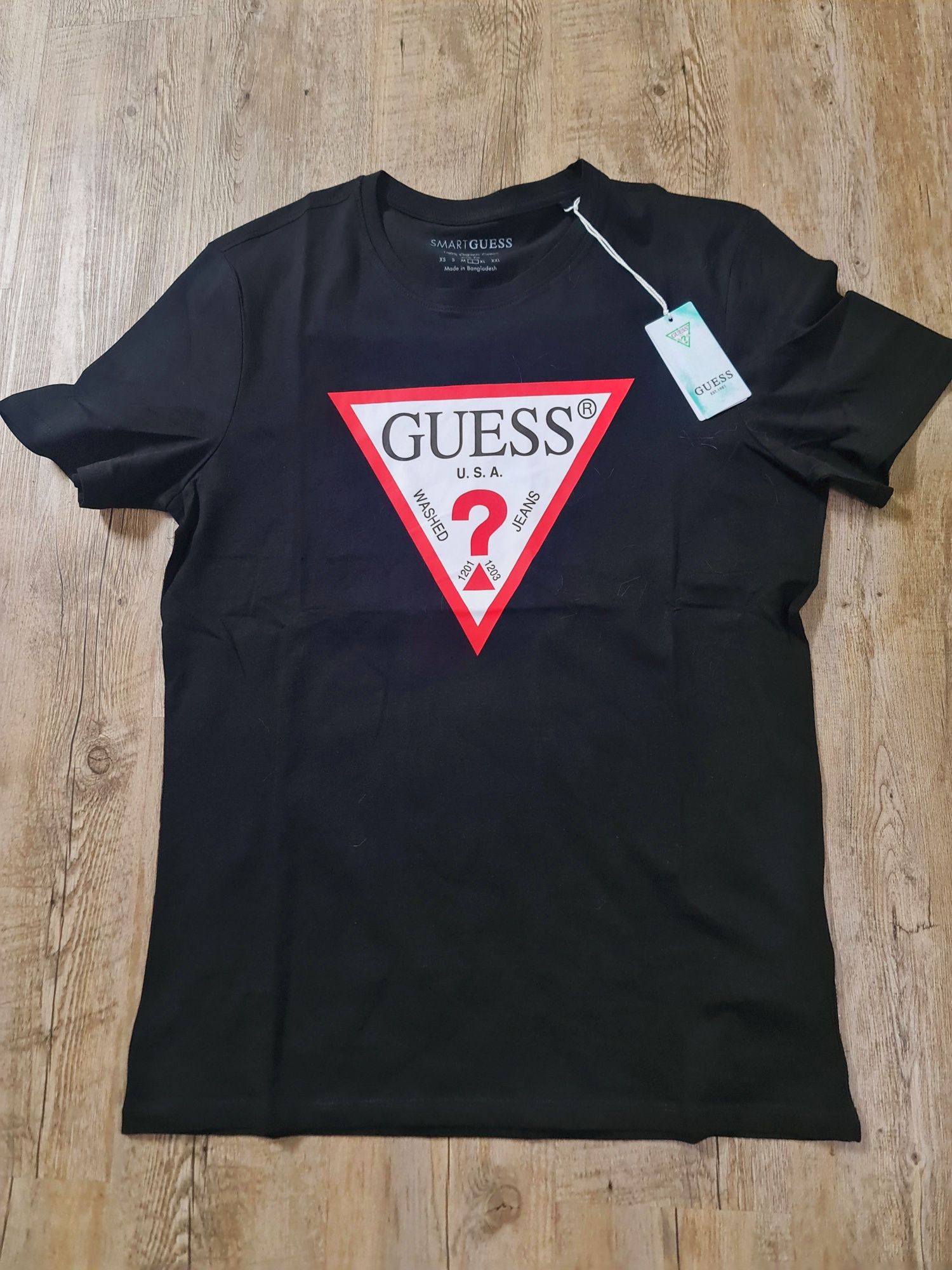 T.shirt nova marca  guess