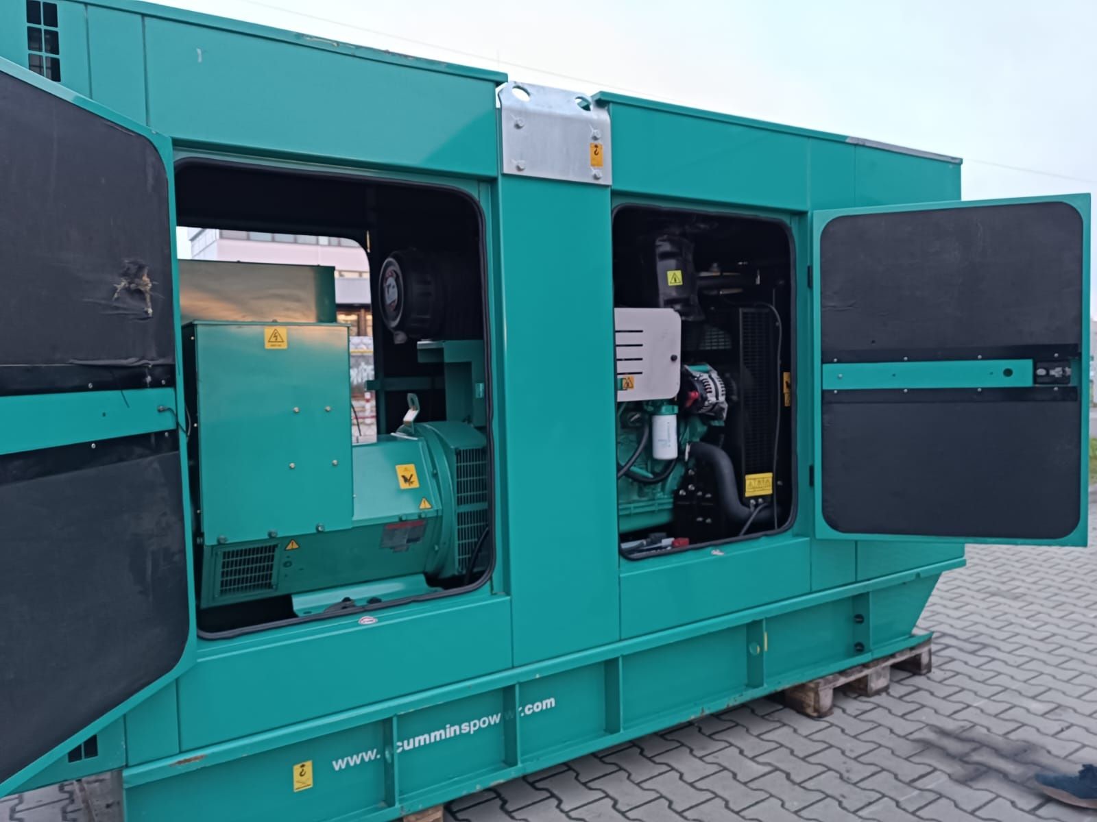 Дизель генератор Cummins Power C220 D5E, 220 kVA.