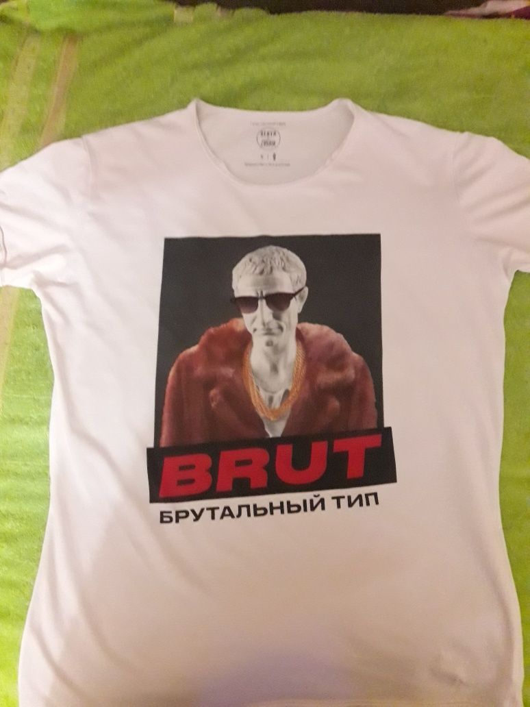 Футболка Benya & Zubrik.