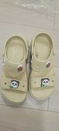 Босоножки Crocs m6w8