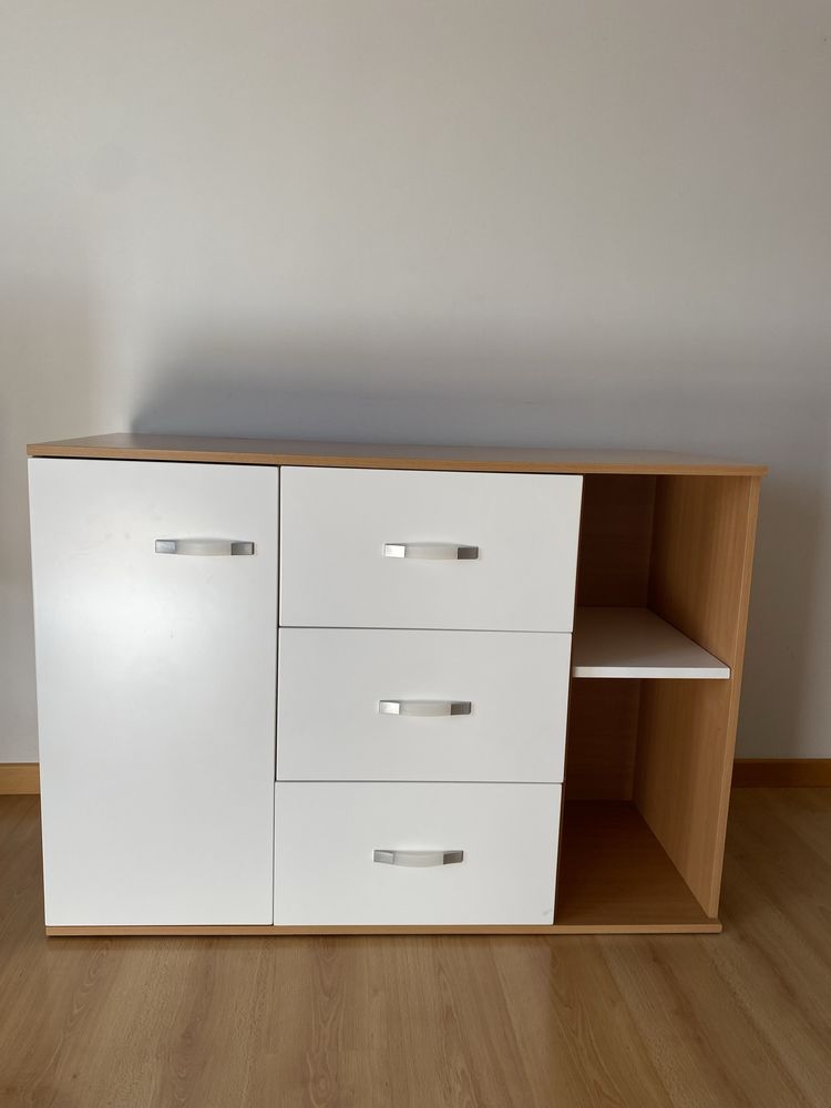 Cómoda com 3 gavetas