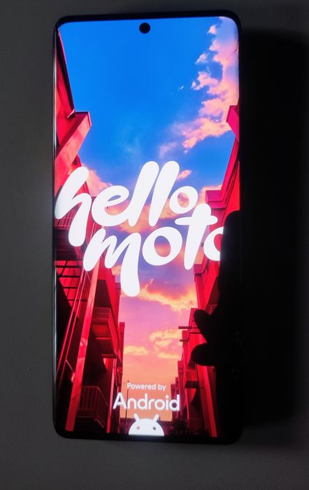 Motorola edge 50 pro- uszkodzony ekran.