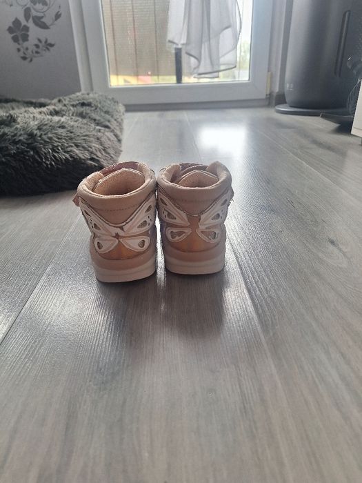 Sprzedam buty na jesien/wiosna