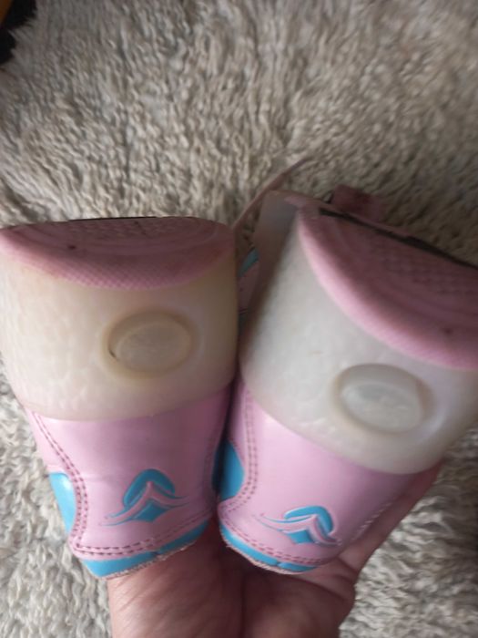 Ролико-кроссовки на двух колёсиках,которые прячутся