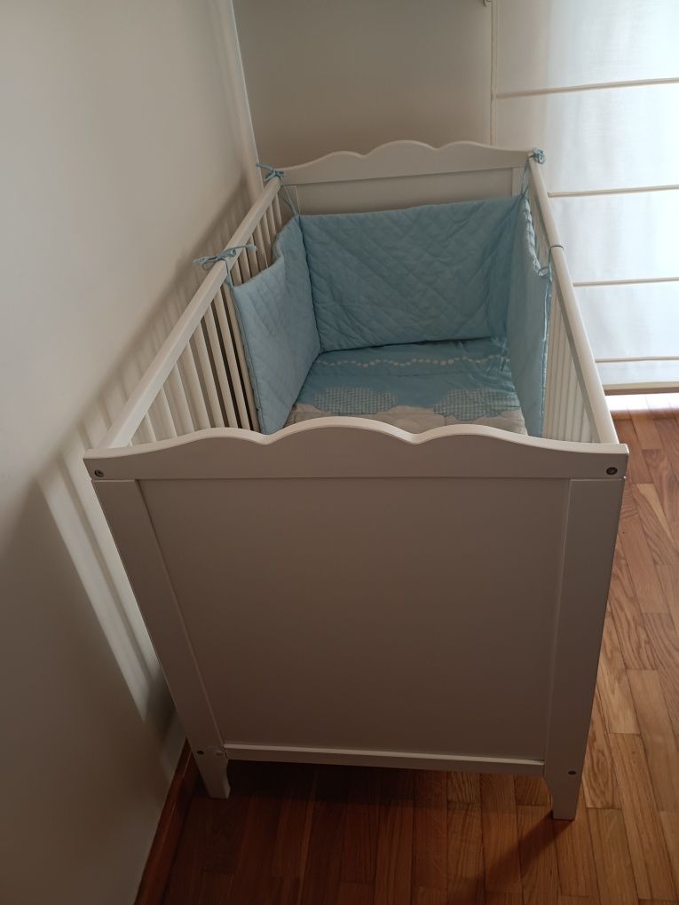 Cama/berço para bebé/criança do IKEA ( Hensvik) com oferta de colchão