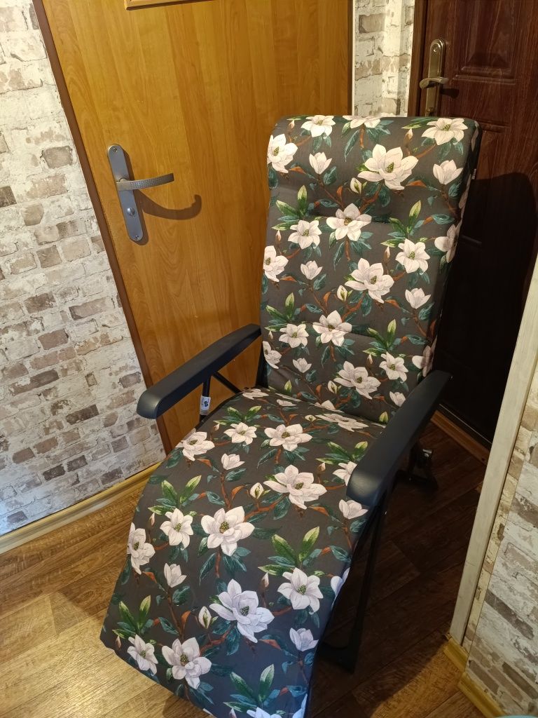 Leżak z poduchą nowy