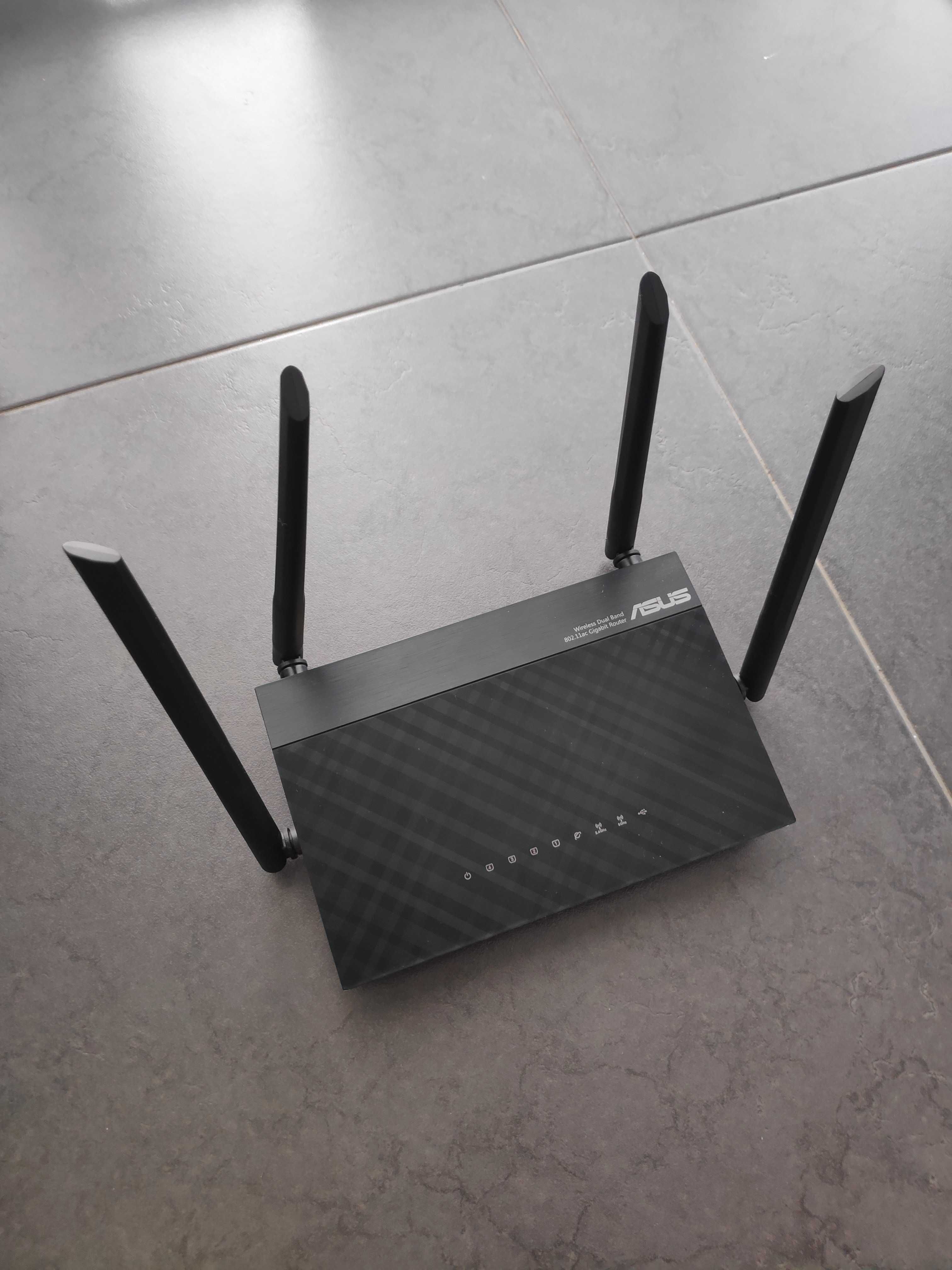 Router ASUS RT-AC57U