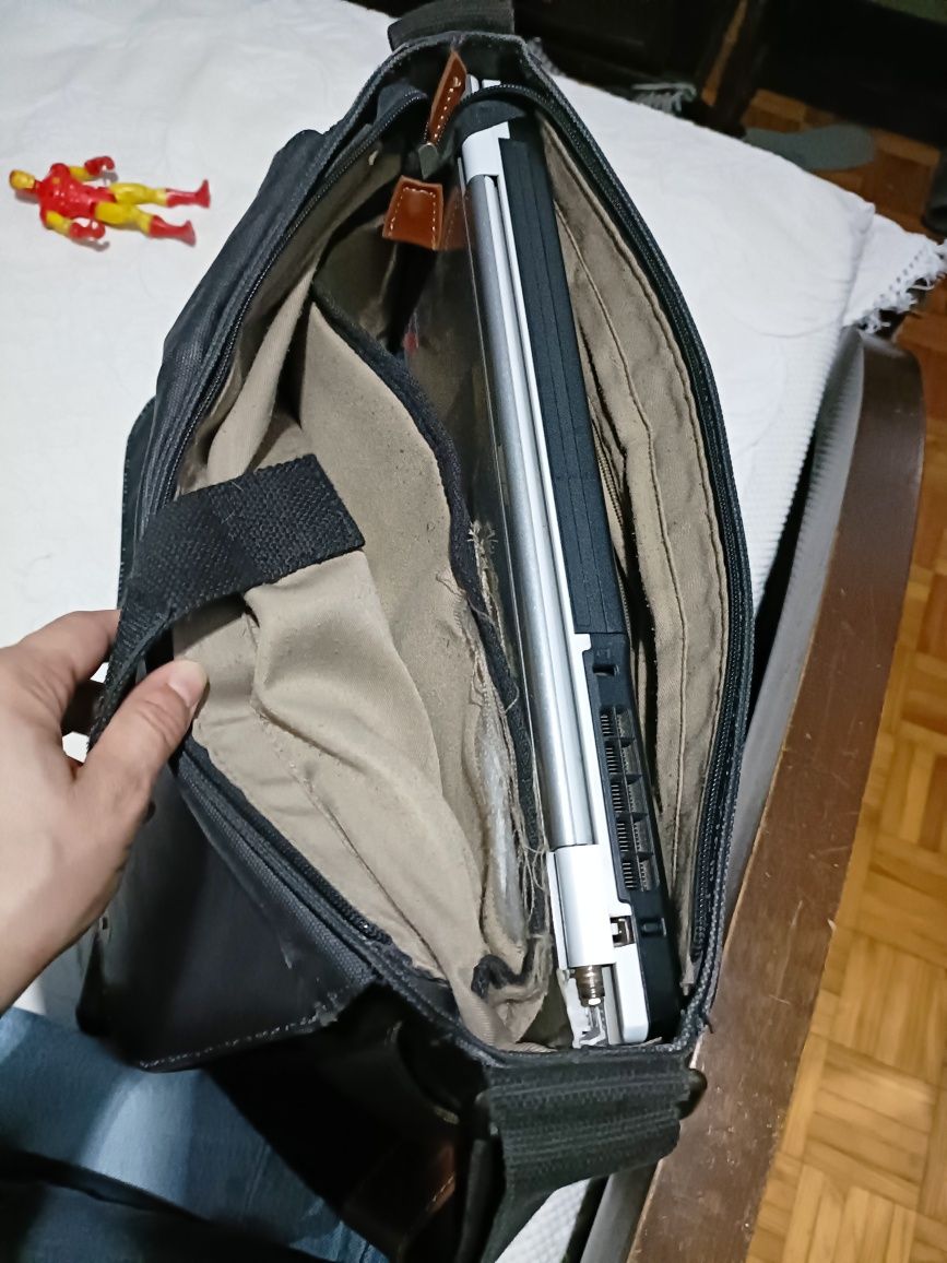 Mala tiracolo Camel Active com área para portátil