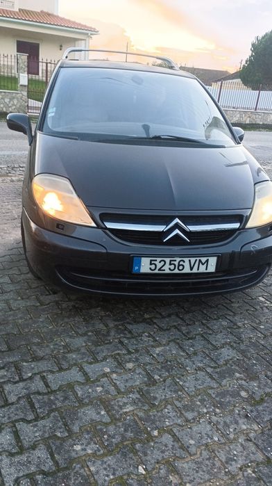Citroen C8 2.2 HDI gasoleo lotacao maxima 8 lugares, mas só tem 6 asse