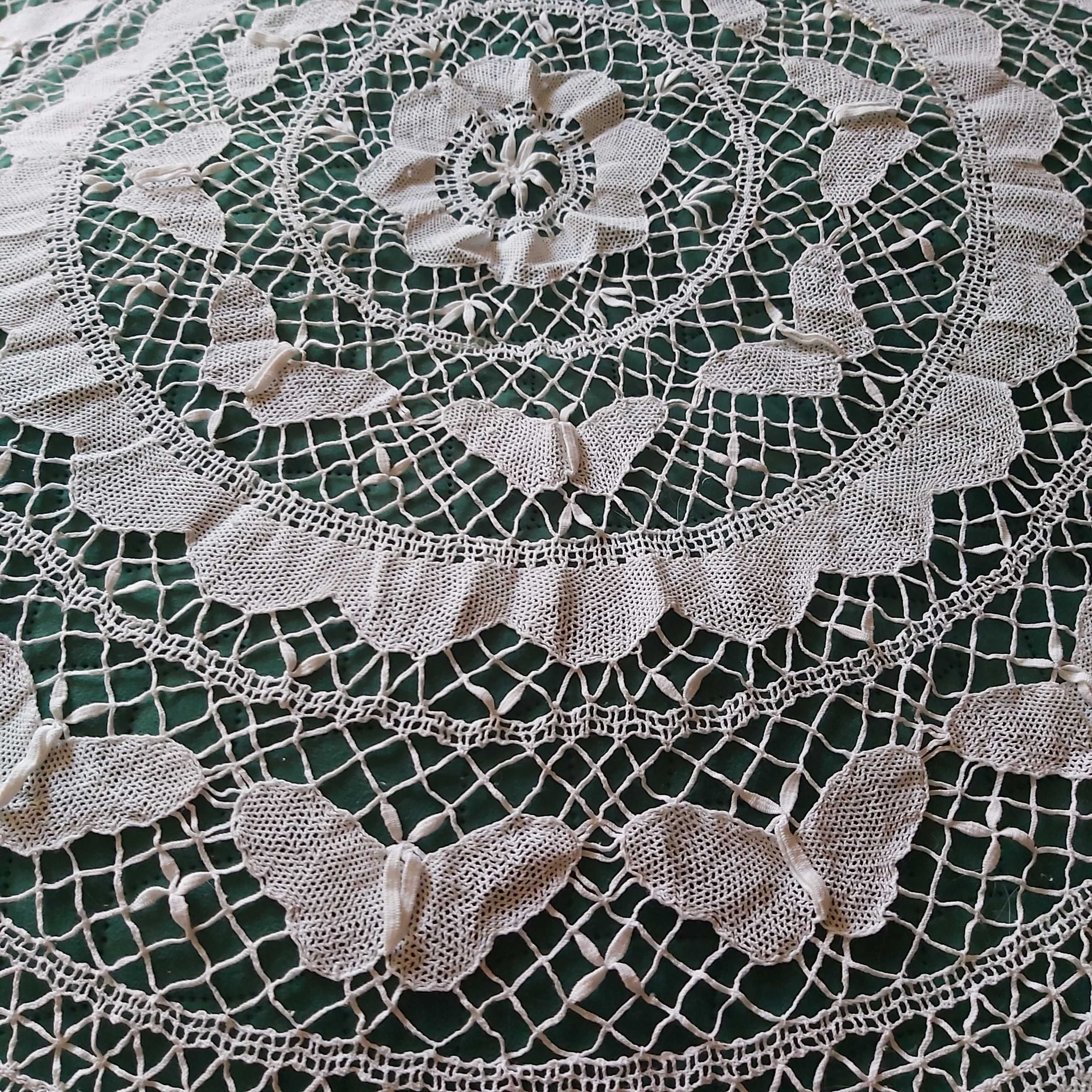 Tablecloth vintage lace filet guipure technique  round table d 105 cm