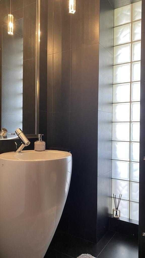 Komfortowy dom z basenem na sprzedaż – 340 m² | Działka 1480 m²
