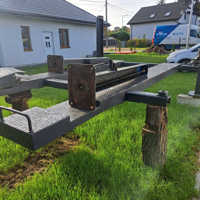 Podnosnik diagnostyczny  czterokolumnowy elektryczny