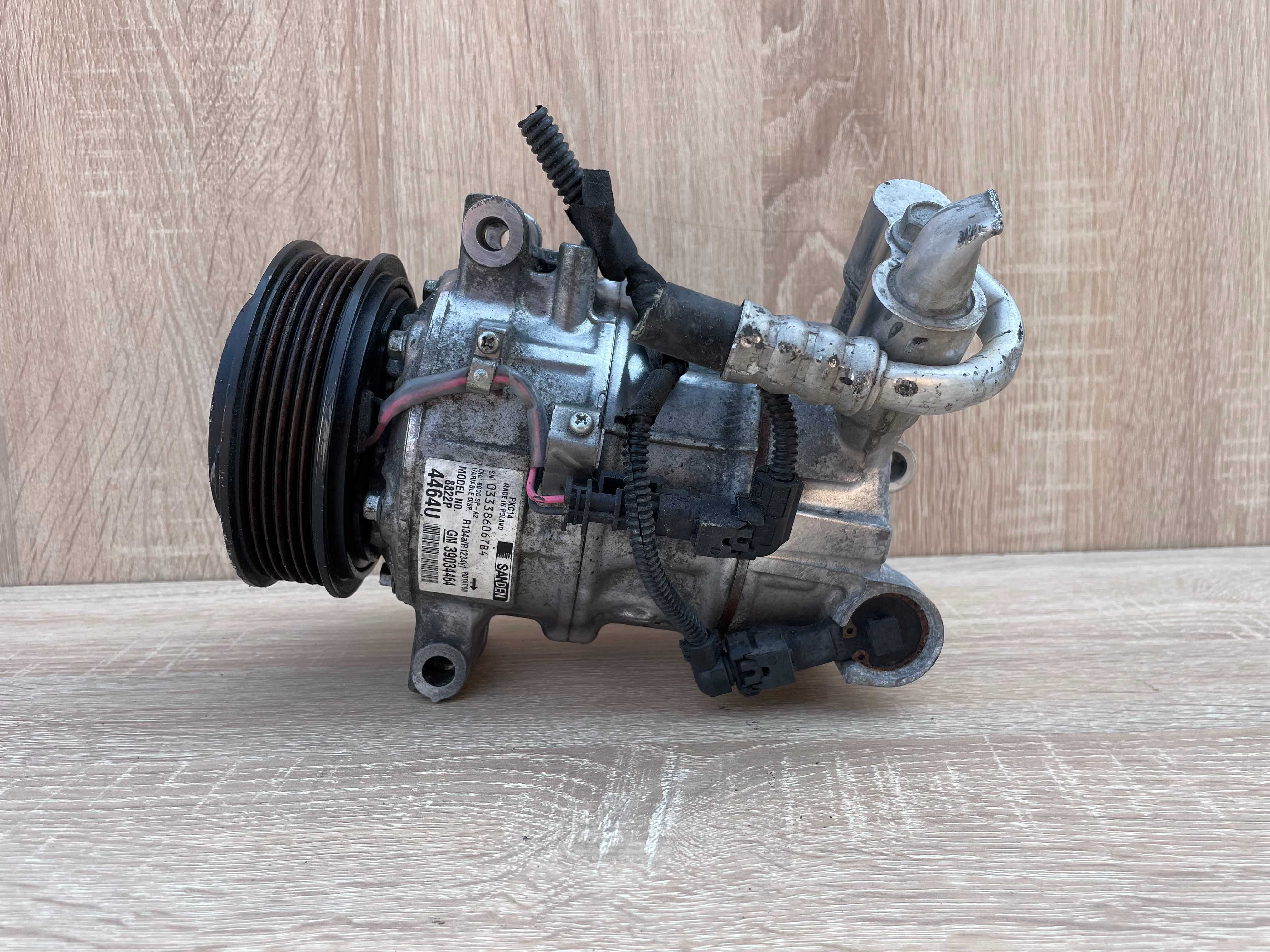 Компрессор кондиционера 39034464 opel astra 1.6 cdti INSIGNIA Mokka