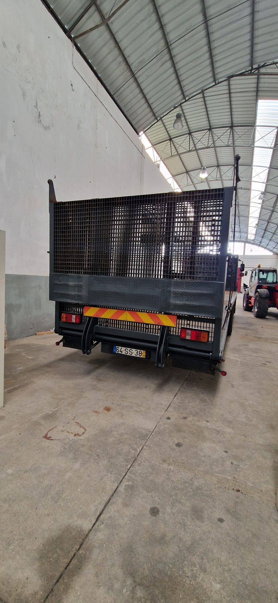 Camiao daf porta maquinas 26ton