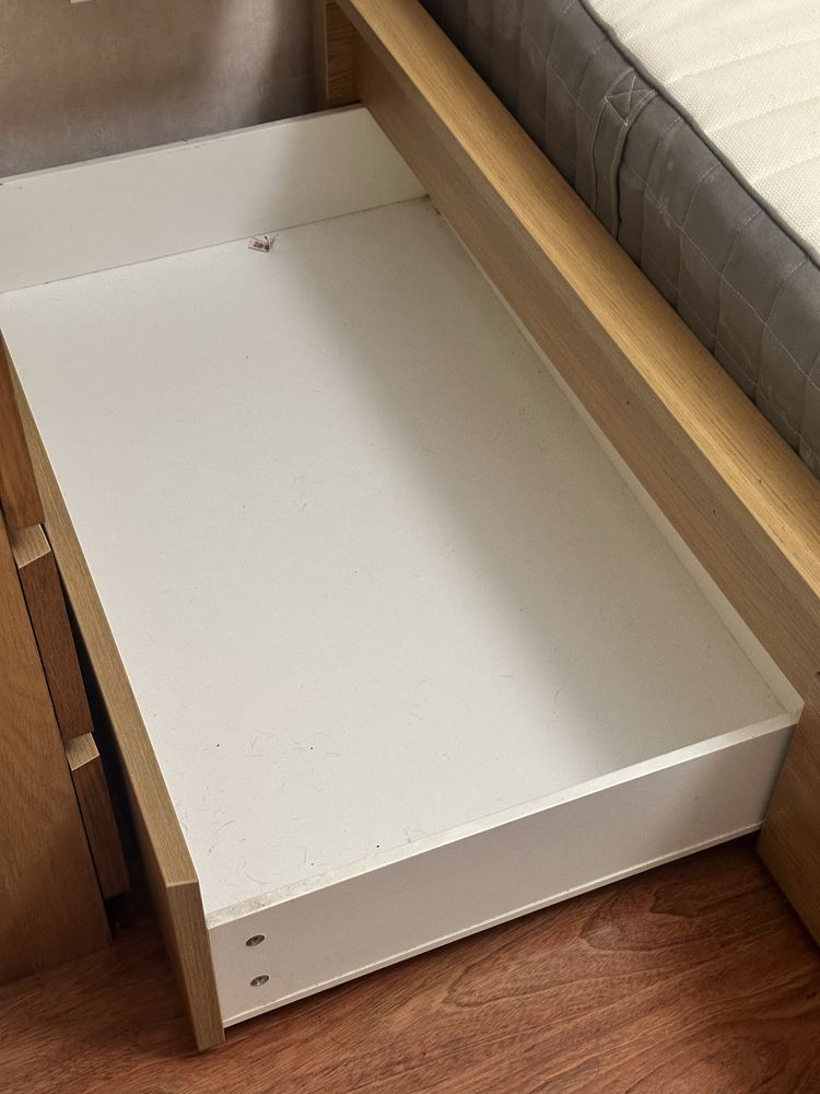 Gavetões cama do Ikea