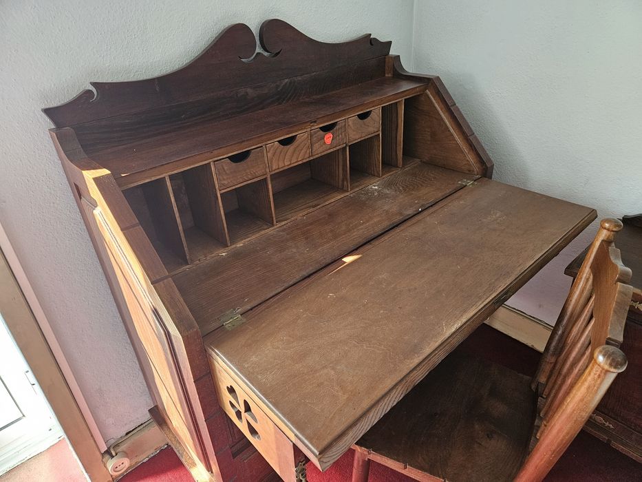 Móveis antigos quarto