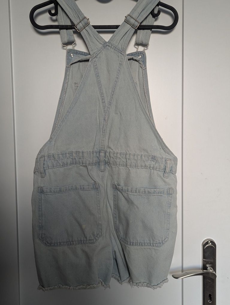 Jeansowe spodenki na szelkach r. 170