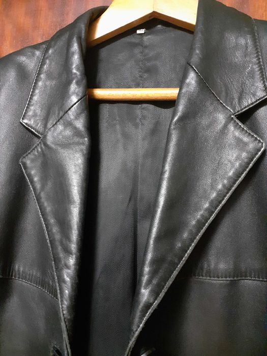 Casaco preto em pele genuina (casa das peles)