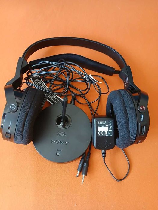 Sprzedam bezprzewodowe słuchawki SONY MDR-RF811R