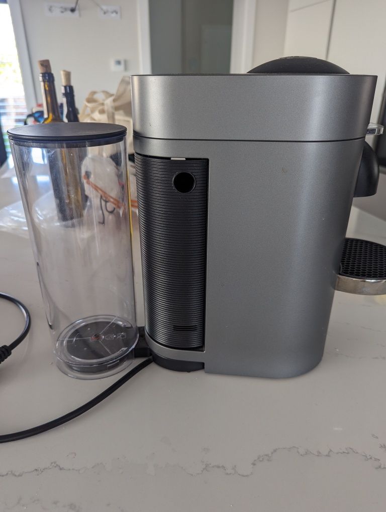 Nespresso Vertuo Plus Deluxe Titan D