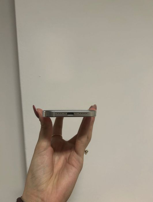 Продам iPhone 16 PRO 128gb
