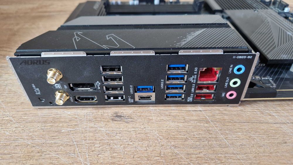 Płyta główna Gigabyte B650 AORUS ELITE AX BOX gwarancja nr. 516395