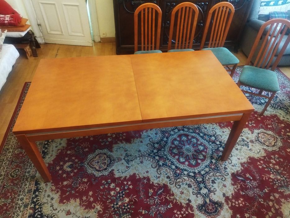 Komplet mebli stół i 8 krzeseł